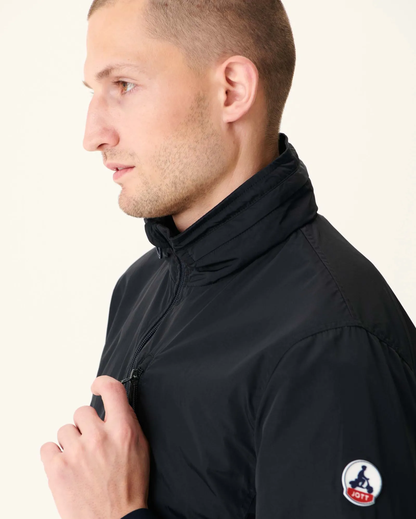 Veste A Capuche Pochonnable Noir Oregon*JOTT Shop